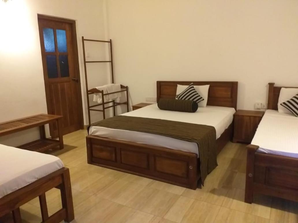 Isanka Lion Lodge Сигирия Экстерьер фото