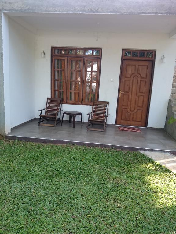 Isanka Lion Lodge Сигирия Экстерьер фото