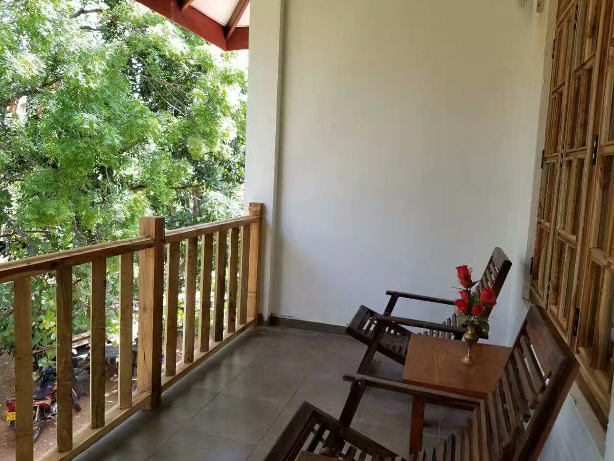 Isanka Lion Lodge Сигирия Экстерьер фото